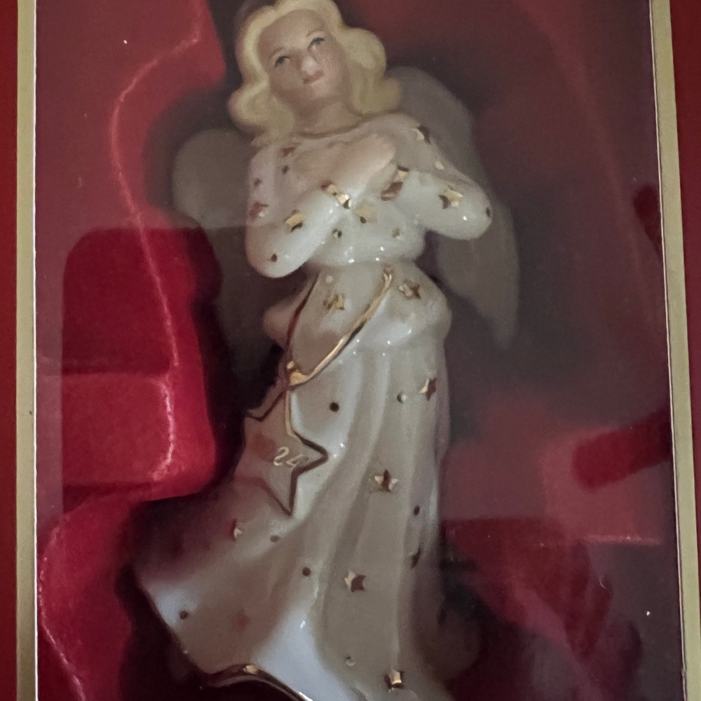 LENOX Elegant Angel Figurine ornament with Gold Stars